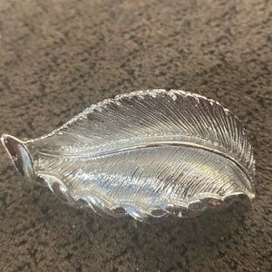 GERRY’S vintage silver tone leaf pin brooch signed on the back.